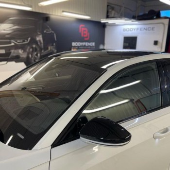 Оклейка крыши Audi A8 пленкой Membrane в Калининграде, премиальный автовинил