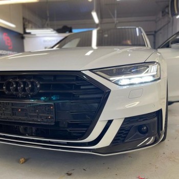 Процесс антихрома Audi A8 в мастерской Блик Калининград, оклейка деталей кузова пленкой HEXIS