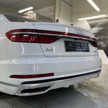 Премиальный Audi A8 после антихрома и оклейки крыши, улучшенный внешний вид автомобиля