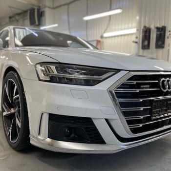 Автовинил Audi A8 в Калининграде, комбинация антихром HEXIS и пленки Membrane на крыше