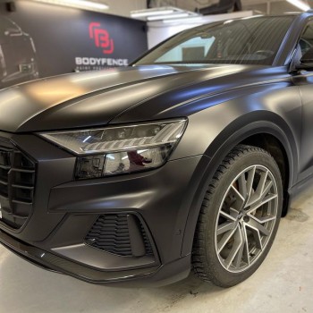 Audi Q8 после оклейки матовой пленкой HEXIS BodyFence M, премиальный матовый эффект кузова