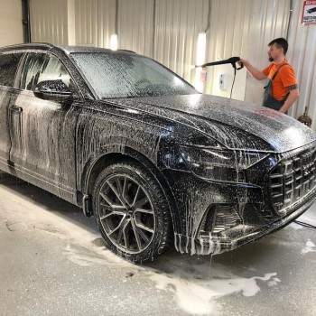 Audi Q8 матовый после полной оклейки полиуретановой пленкой, защита от царапин и реагентов