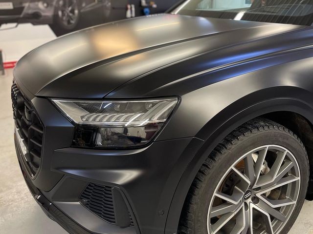 Полная оклейка AUDI Q8 матовой плёнкой