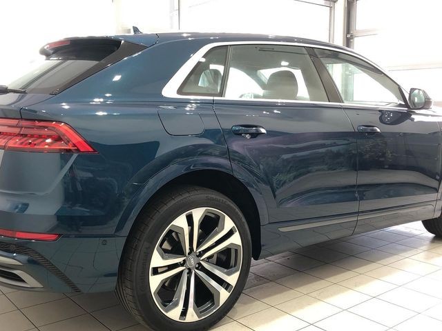 Тонирование Audi Q8 плёнкой Solar Screen Beluga 295