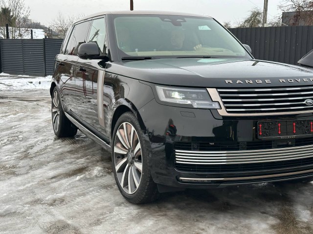 Полная оклейка Range Rover в защитную плёнку
