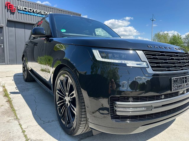 Полная оклейка Range Rover в глянец