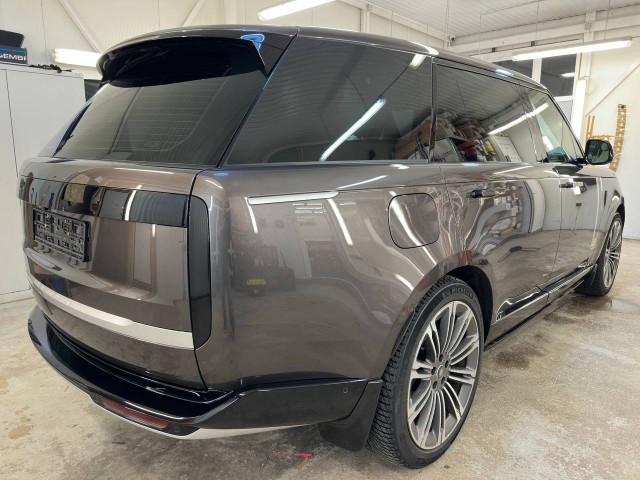 Оклейка Range Rover в плёнку Spectroll Premium