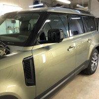 Оклейка Land Rover Defender 2021г плёнкой HEXiS Bodifense в Калининграде