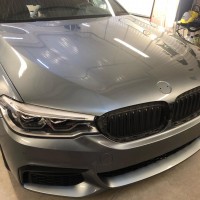 Оклейка автомобиля BMW 5 Плёнкой HEXiS и DeltaSkin в Калининграде