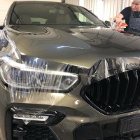 Оклейка BMW X6 защитной плёнкой Hexis Bodyfence X в Калининграде